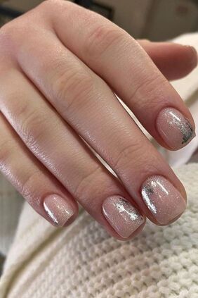 unhas de noiva para o casamento: Glitter Discreto